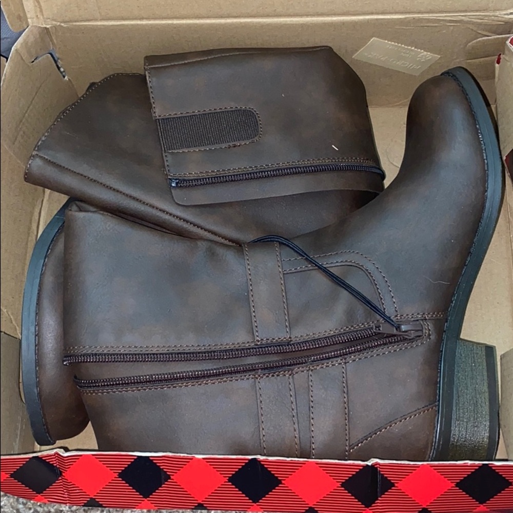 Arizona Jean Co. Chocolate Boots